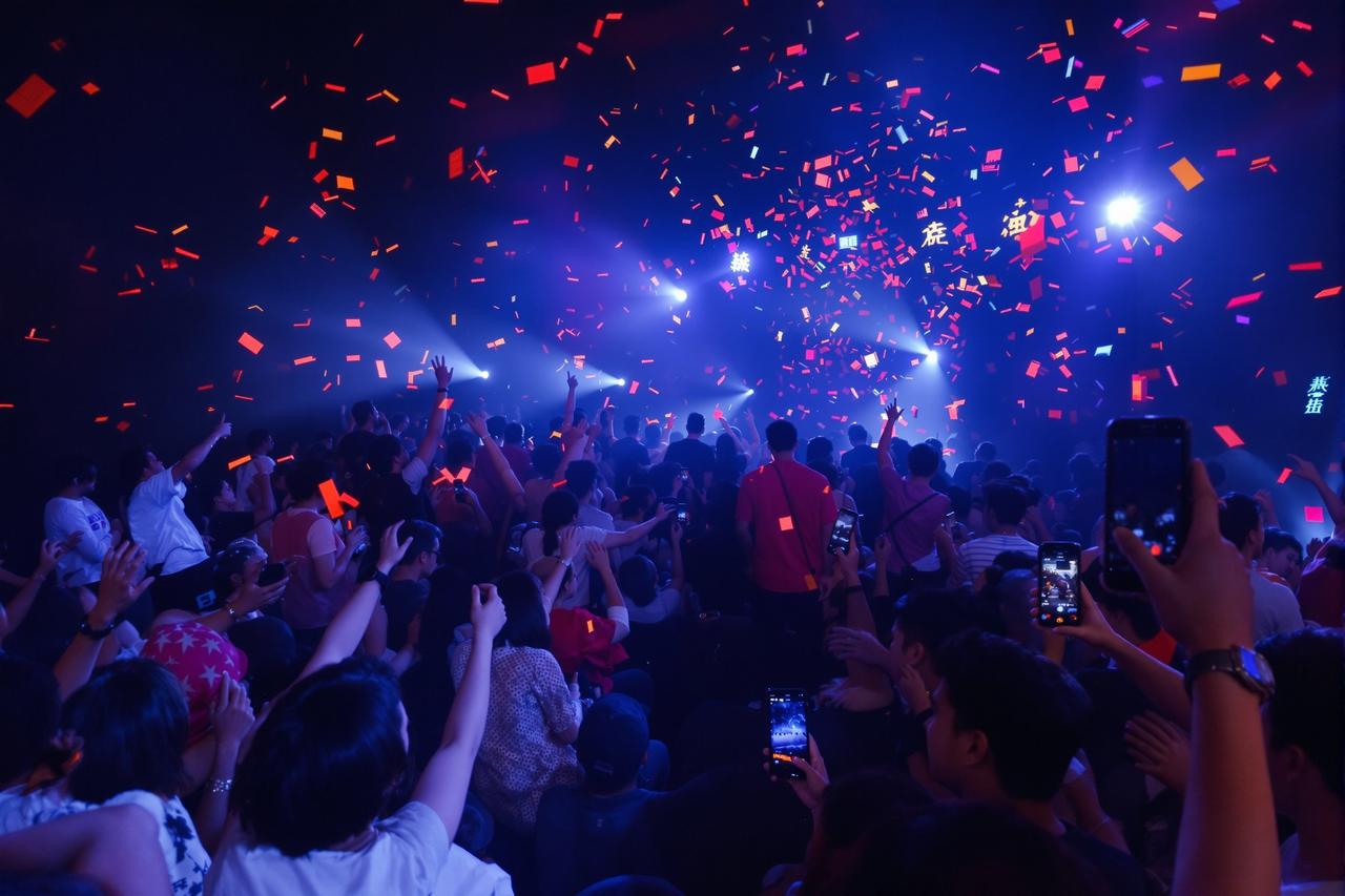 《星河漫漫》全球票房突破30亿，创麻豆视频历史新高